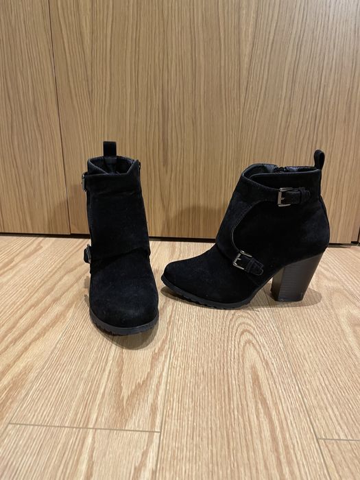 Botas pretas com 8 cm -38