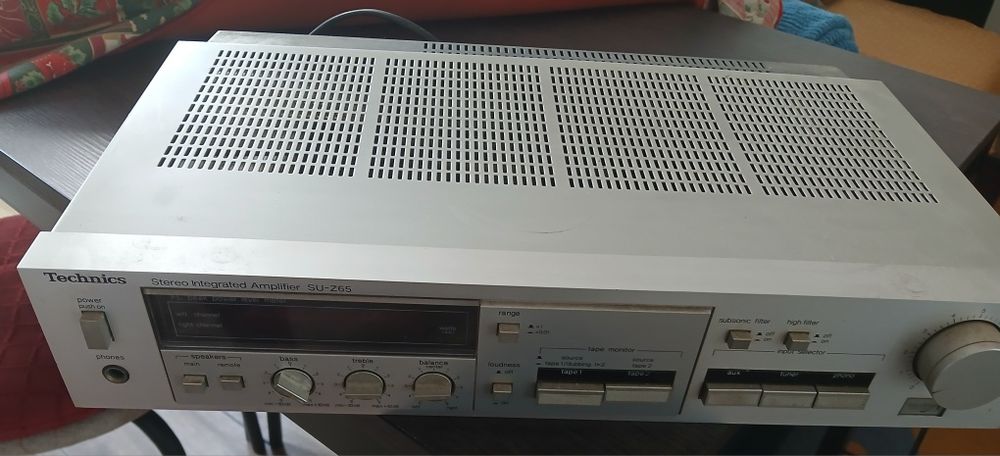 Emplificador e sintonizador Technics
