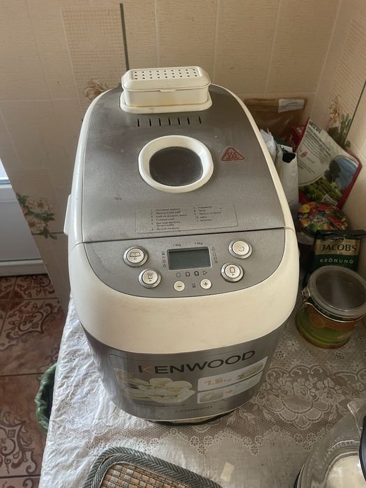 Продам Хлібопіч Kenwood BM900