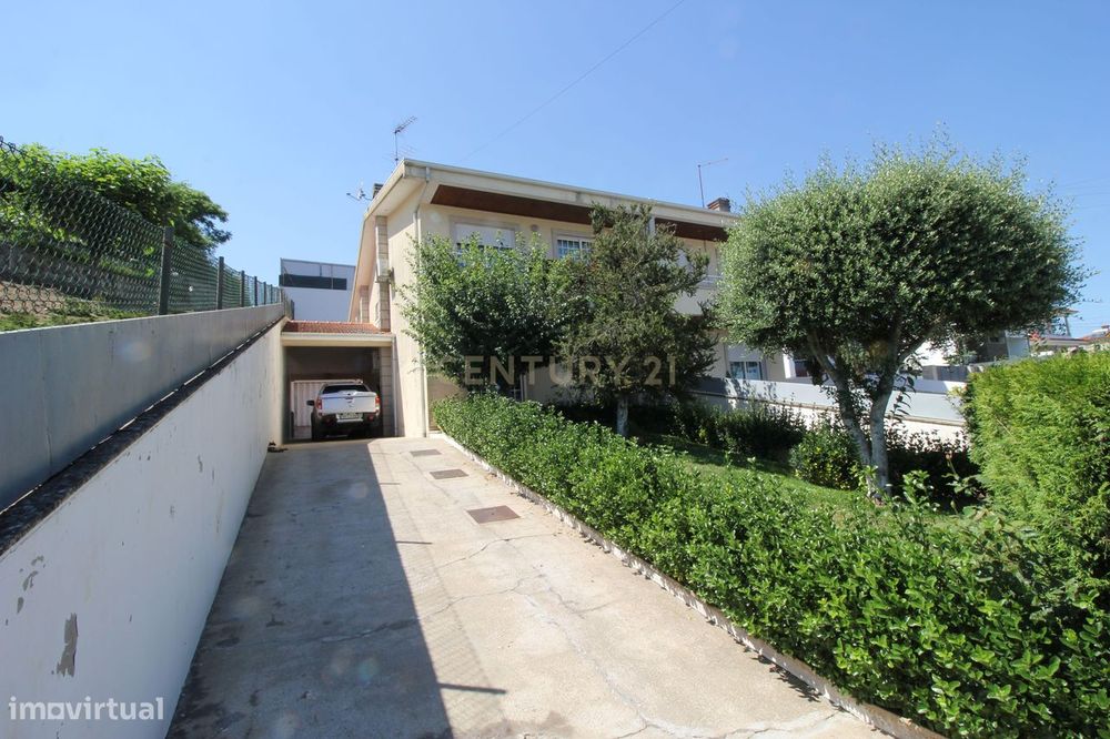 Moradia Geminada em Paredes
