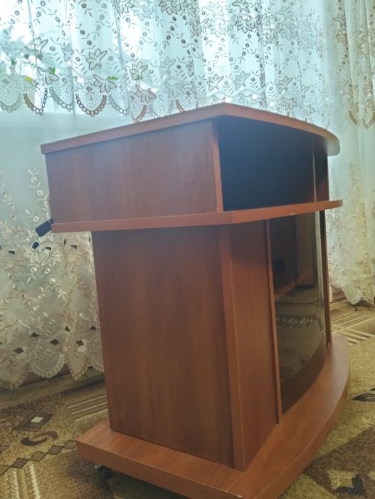 Продам тумбочка під телевізор