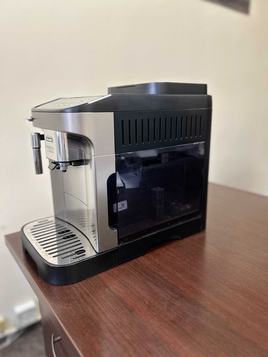 Ekspres DELONGHI Magnifica Evo