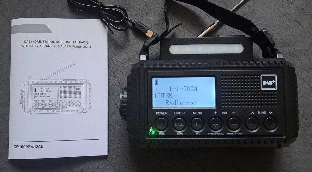 туристичне радіо Rocam CR1009Pro DAB FM 5000мАг з led-ліхтариками