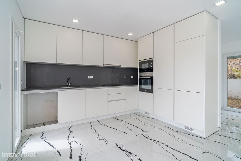 Moradia isolada T4 + 1 em Coimbra