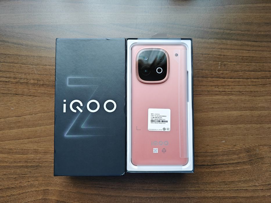 スマートフォン 新デザインにXperia初の18:9画面、ドコモ「Xperia XZ2 SO-03K」5月31日