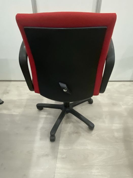 cadeira de escritorio e mesa  usadas