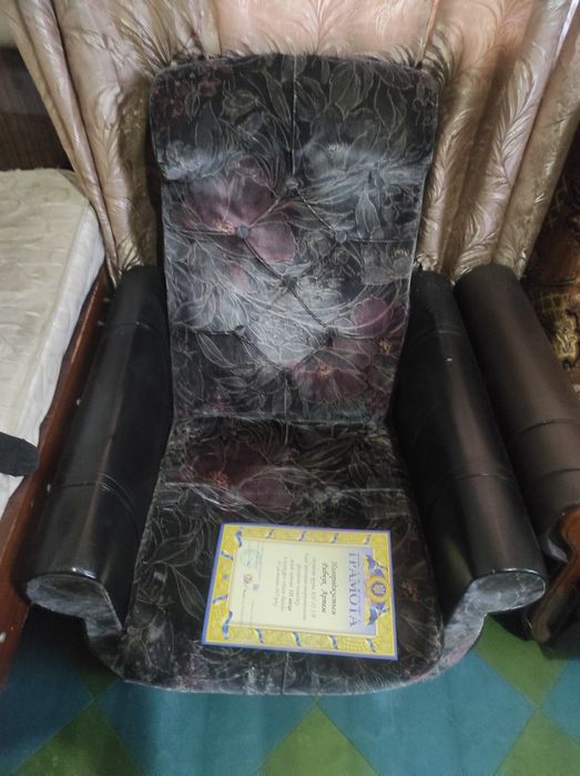 отдам кресла и кровать