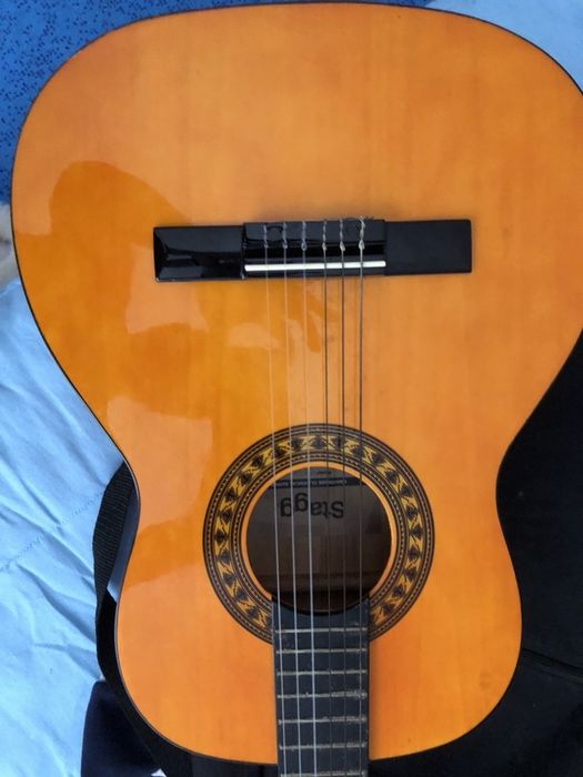 Viola stagg como nova