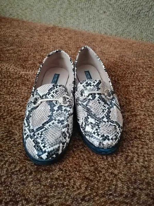 Buty imitacja skóry węża, Nowe, rozmiar 37