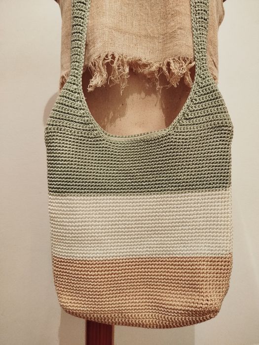 Mala tira-colo em tricot