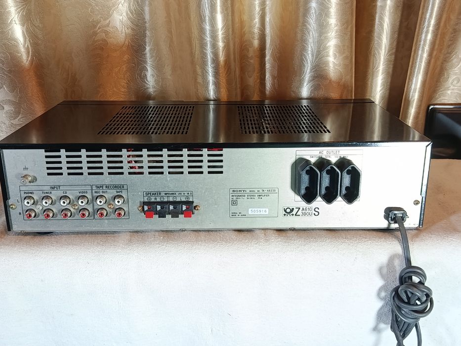 Усилитель Sony TA-AX230 .