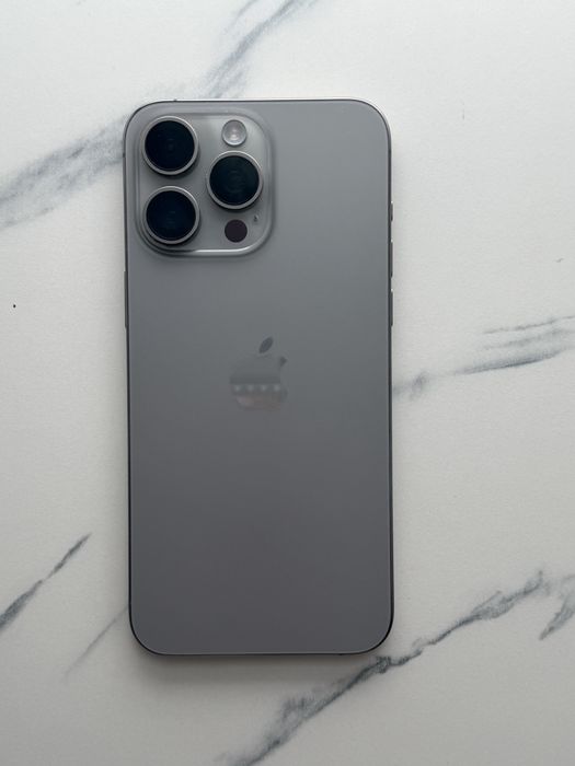 Продам Iphone 15 pro max silver 1tb