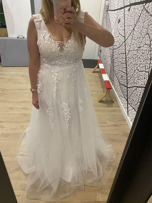 Biała suknia ślubna bez pleców boho koronka 38/40 w stylu sielskim