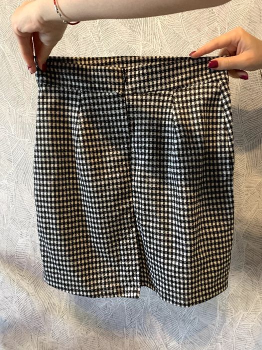 Спідниця S/M з розрізом позаду