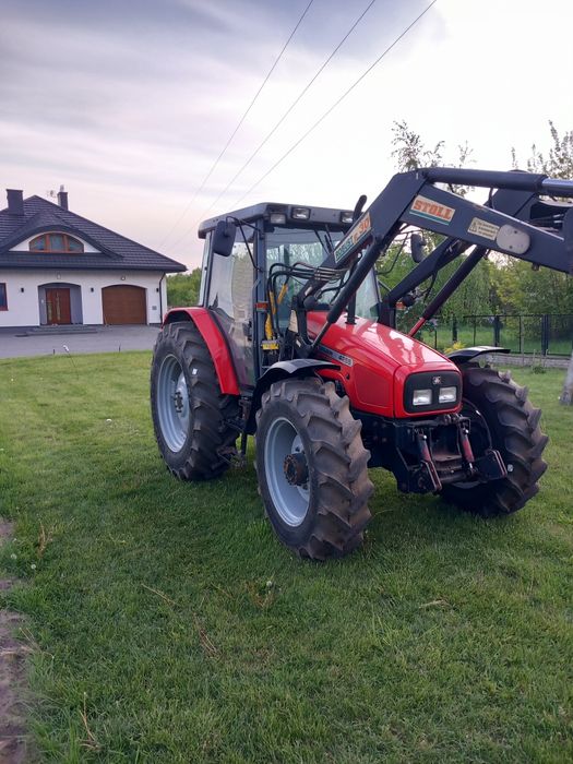 Massey Ferguson 4255 z turem samopoziomującym z tuzem I  pneumatyką