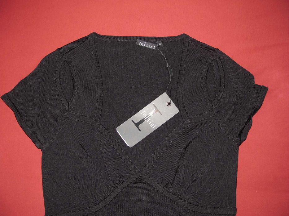 Nowa sukienka z rozcięciami M Initial