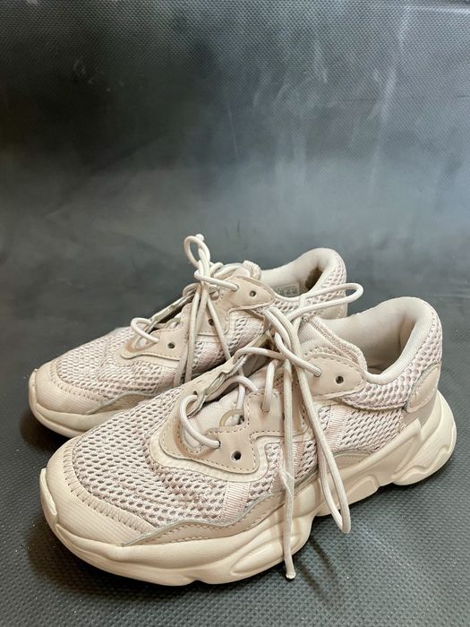 Кросівки adidas ozweego