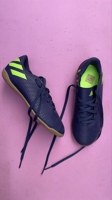 Нові Adidas футзалки / кросівки для залу 34, 23 см
