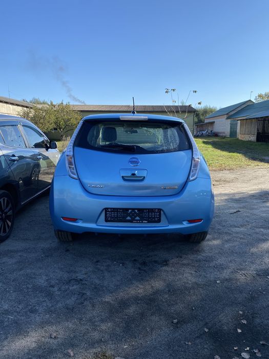 Розборка Nissan Leaf ляда фонарь кришка багажника задний бампер Лиф