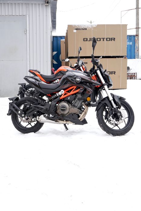 Мотоцикл QJMOTOR SRK 400