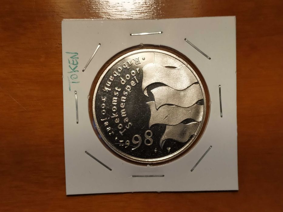 Holanda - Token de 1998 com as 3 rainhas (Proof)