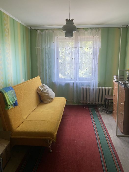 Трьошка біля Тери, 4 Зарічний 2 поверх.