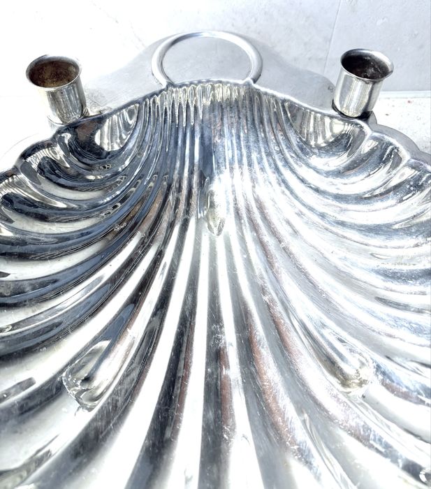 Taça - fruteira -concha com castiçais em casquinha “Gales Silverplate”