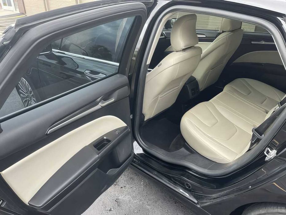 Ford Fusion      2018