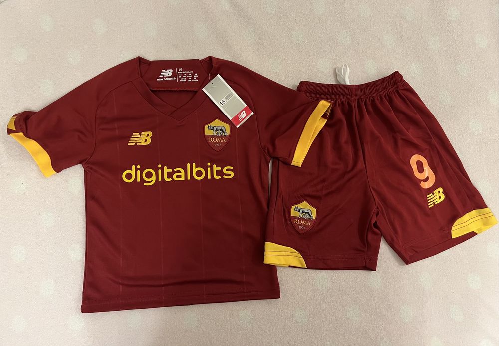 Футбольный костюм New Balance AS Roma (размер 16, ~5 лет)