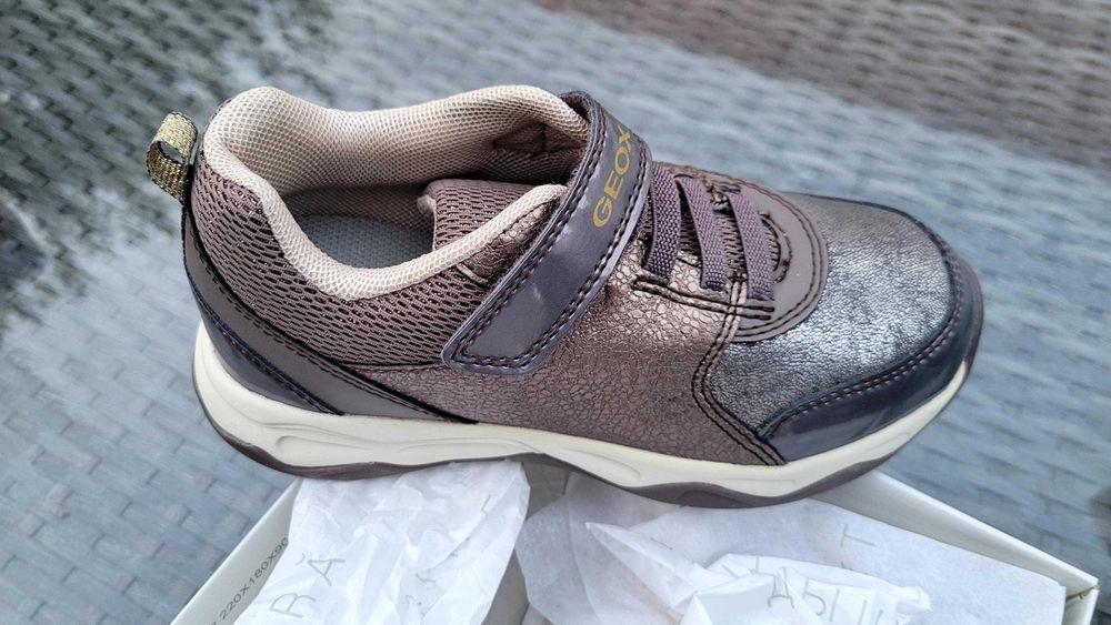 sapatilhas menina - geox - tamanho 29