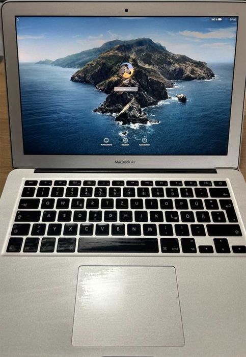 MacBook 256 GB с беспроводной клавиатурой