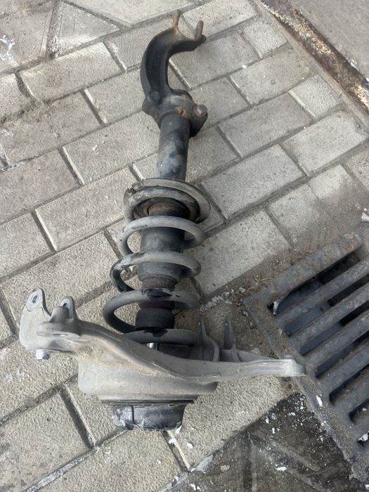 Стойка амартизатора до Ауді Q5 до 17 року