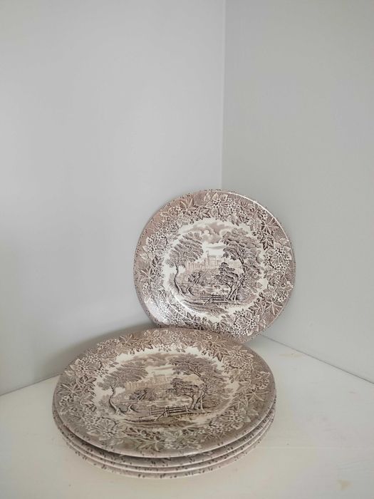 Angielskie talerze z porcelany