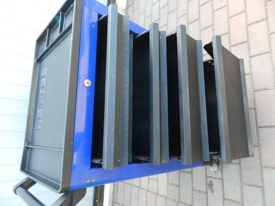 Wózek warsztatowy Heytec na kółkach