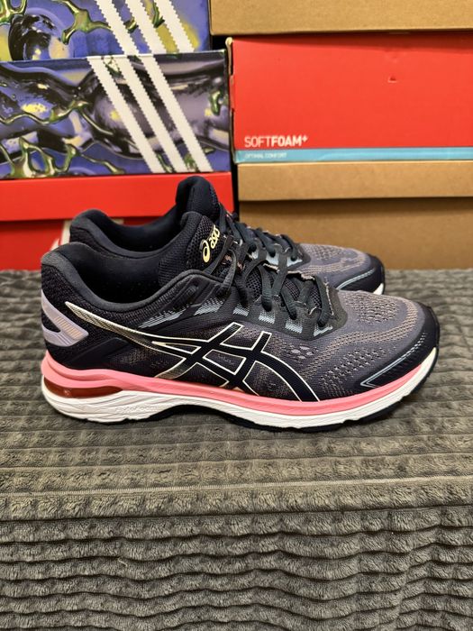 Кросівки для бігу  GT-2000 7 42(26,5см) оригінал