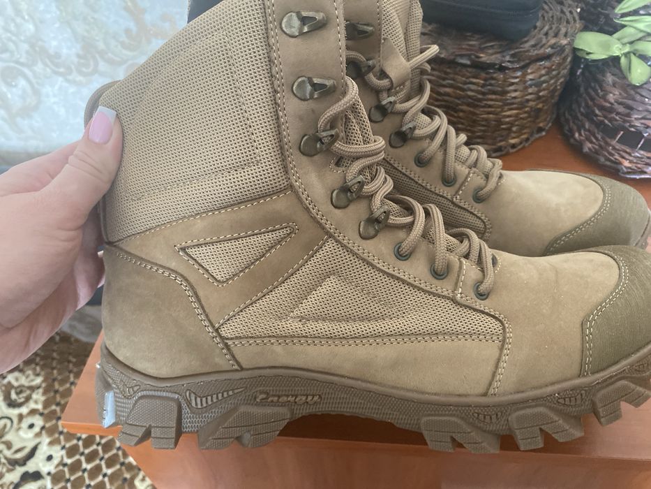 Продам берці 44 розмір