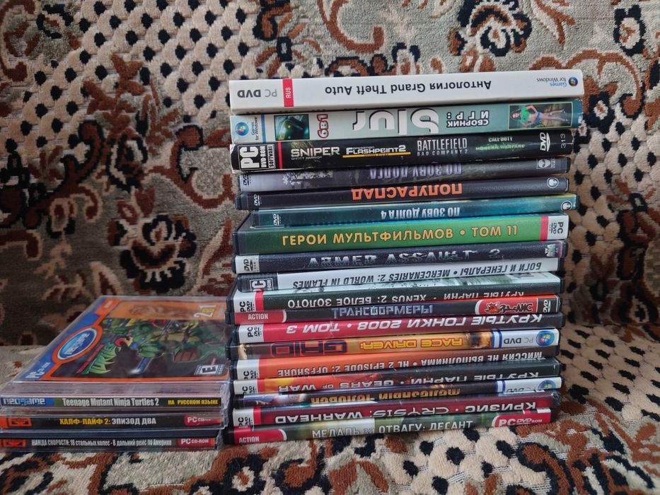 Лот 22 Диски з іграми для ПК GTA Crysis Half Life Arma 2 Gears of War