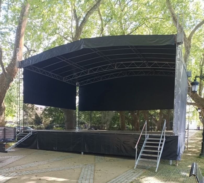 Palco Tradicional 10x7,5 com escada.