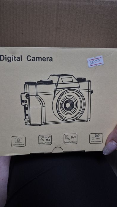 Новий цифровий фотоапарат 5K Ultra HD (75 МП, 16x Zoom) + ретро-чохол та карта 64 ГБ