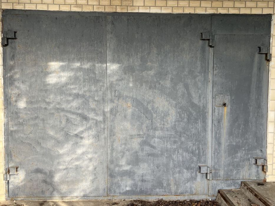 Брама на гараж металева