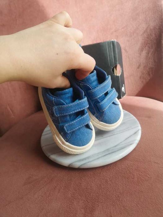 Converse trampki na rzepy niebieskie r. 20
