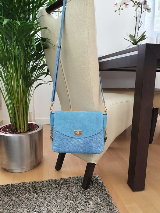 VERA PELLE torebka damska zamszowa listonoszka z paskiem V290 fuksja