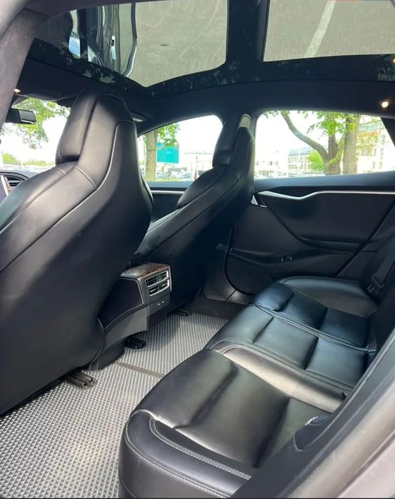 Tesla Model S 2018 VIN 5YJSA1E24JF249605 фото оголошення 13 з 22