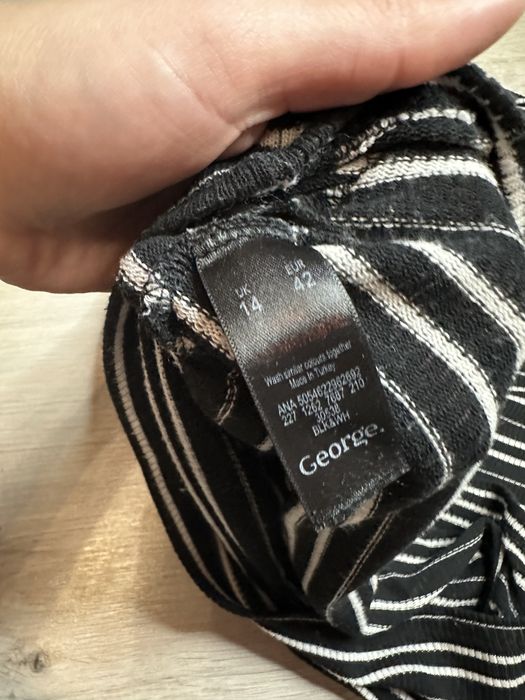 Półgolf damski w paski | czarny z białymi paskami | M / 38