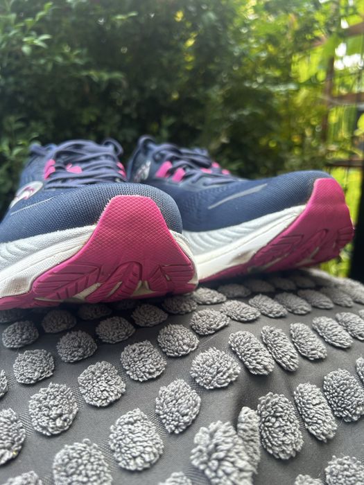 Saucony Hurricane 24 damskie buty do biegania r. 38,5 / 24 cm