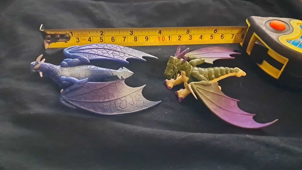 2 Miniaturas de Dragões Ubisoft Battle of Giants - Raro