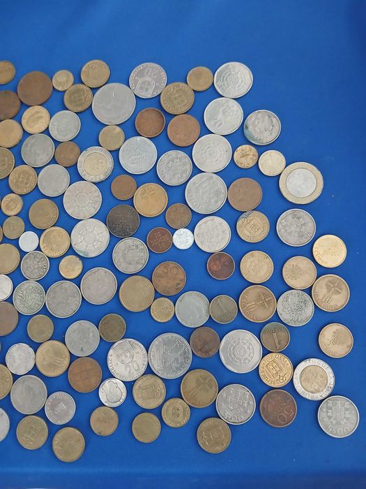 Moedas antigas quase 1kg