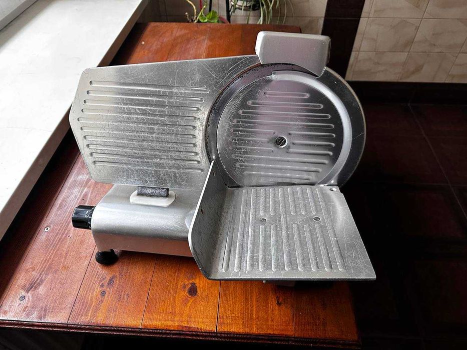 Італійський слайсер DOM 250, ніж 25 см, робочий