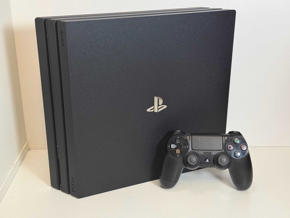 Konsola Sony PlayStation 4 Pro 1TB CUH-7216B + Pad  | Stan BDB