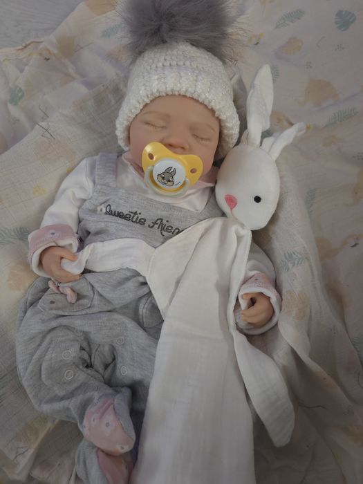 Bebé Reborn Menina Realista Silicone Sólido Completo 45 cm